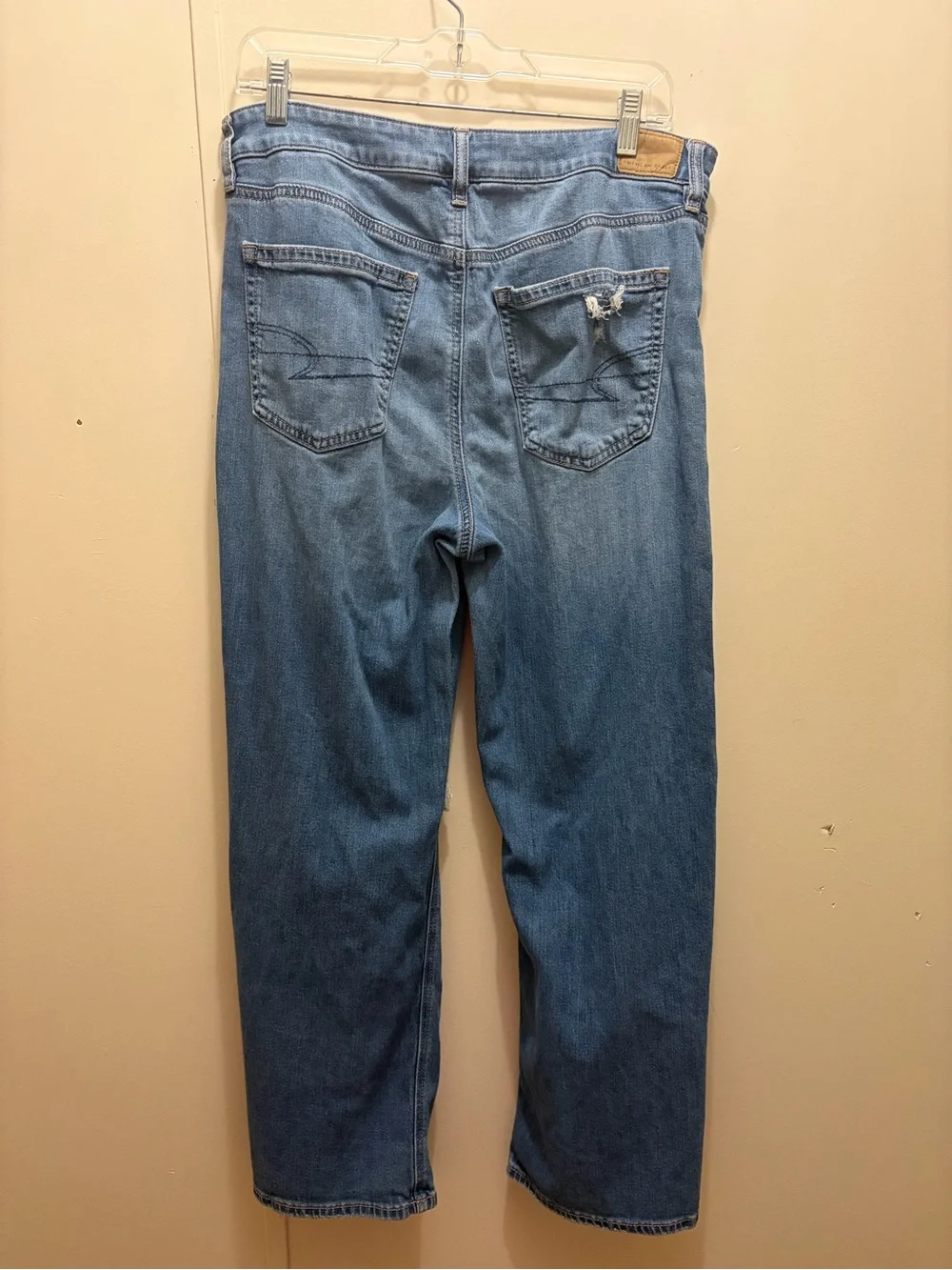 American Eagle Women's Distressed Blue Jeans